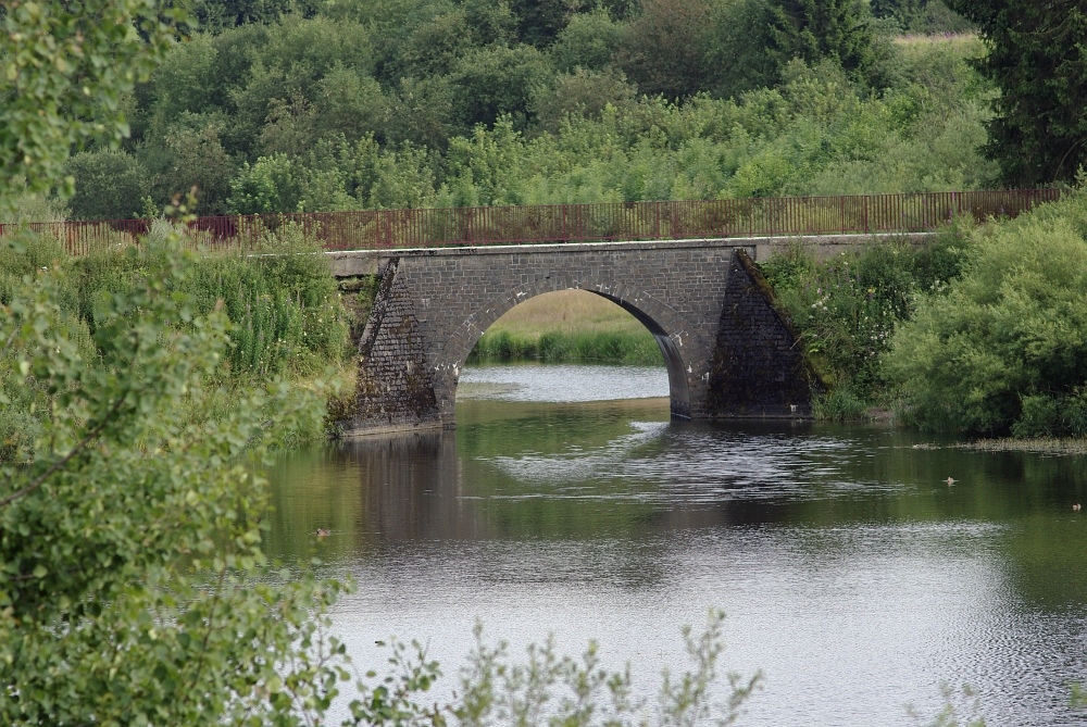 http://www.eifelmomente.de/albums/Nordeifel/Sommer/2009_07_26_Talsperre_Buetgenbach/2009_07_26_-_081_Talsperre_Buetgenbach_bearb.jpg